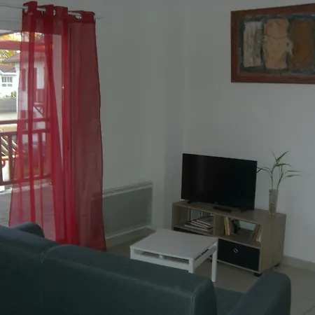 شقة T2 Avec Terrasse Vue Montagne Cure Vacances *